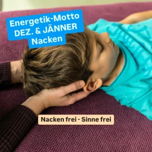 Ein Kind liegt auf dem Rücken auf einer Liege und erhält eine sanfte energetische Behandlung am Nacken.